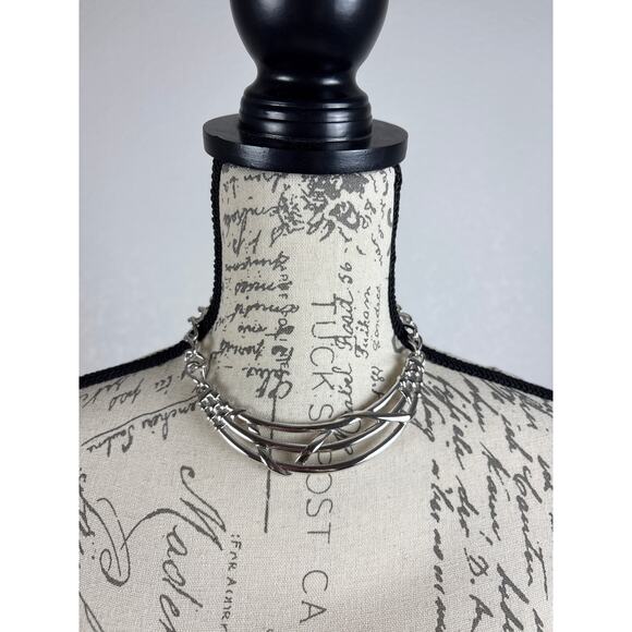 B24 MONET Silver Tone Chocker Collar Necklace Audrey Hepburn Style Vintage - Picture 5 of 8